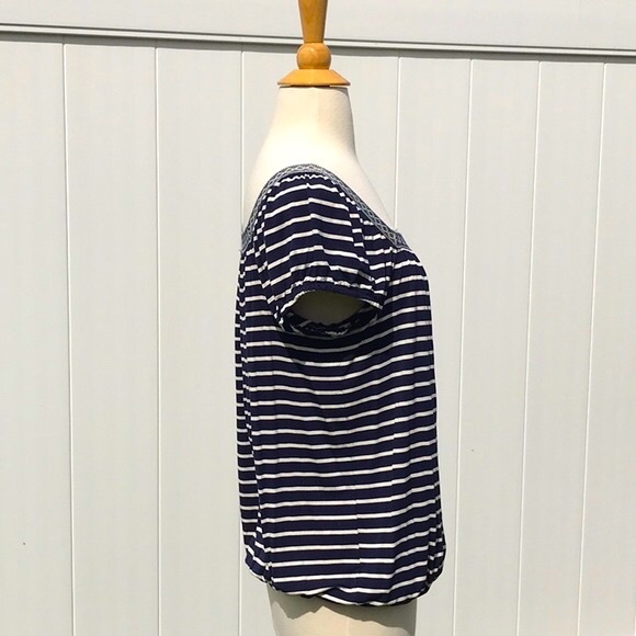 NWT Max Studio Navy Blue and White Striped Shirt Size Medium - Picture 7 of 13